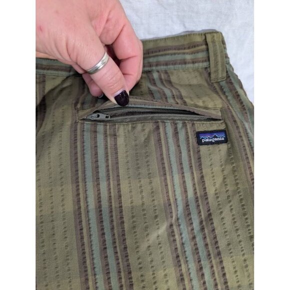 Patagonia Men's size 34 green & brown plaid shorts 10" inseam organic cotton L10 - Picture 4 of 7
